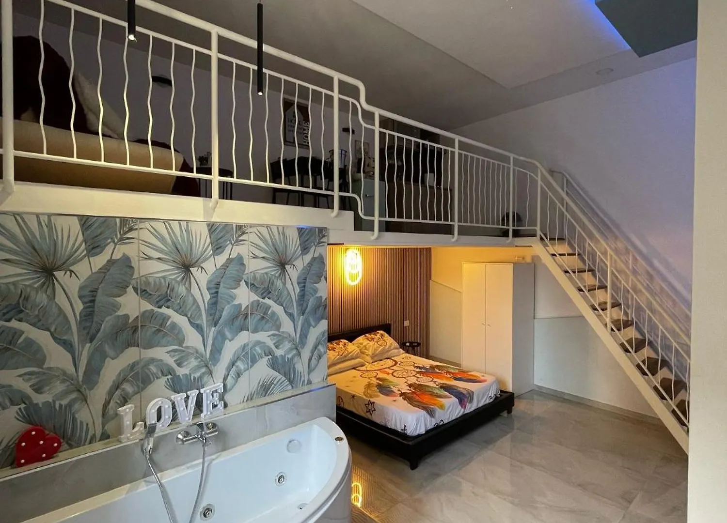 Charm E Chic Apartment Naples